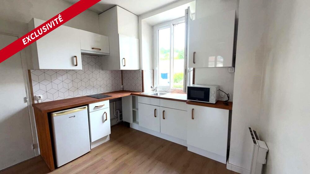 Appartement / Studio de 27 m² séjour lumineux, cuisine meublée équipée. Cave privée. Centre Ville Maule 78580