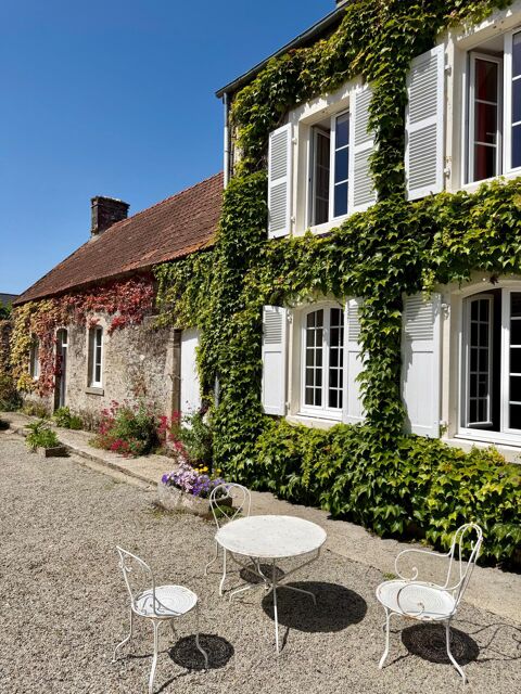   Propriété de caractère sur 2 hectares avec de nombreux dépendances en pierre à deux pas de Portbail Maison - 9 pièce(s) - 185 m²