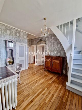  Appartement � louer 4 pi�ces 131 m�