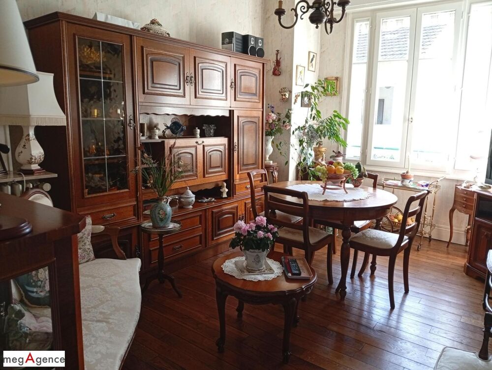 Appartement Vichy, 2 chambres 66 m² garage, cave.