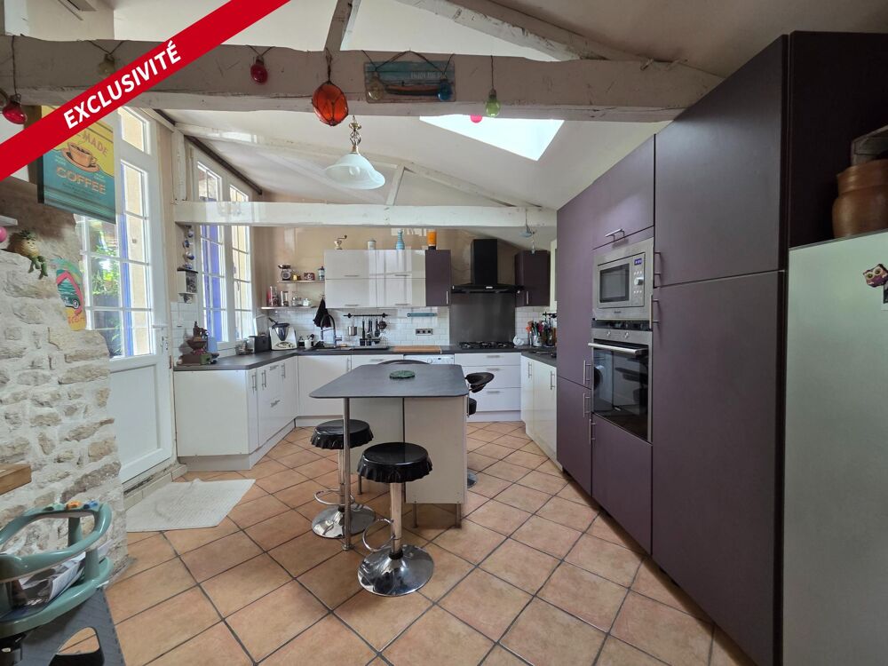 Maison 173 m² avec studio indépendant, piscine et 2 garages - Essouvert 17400