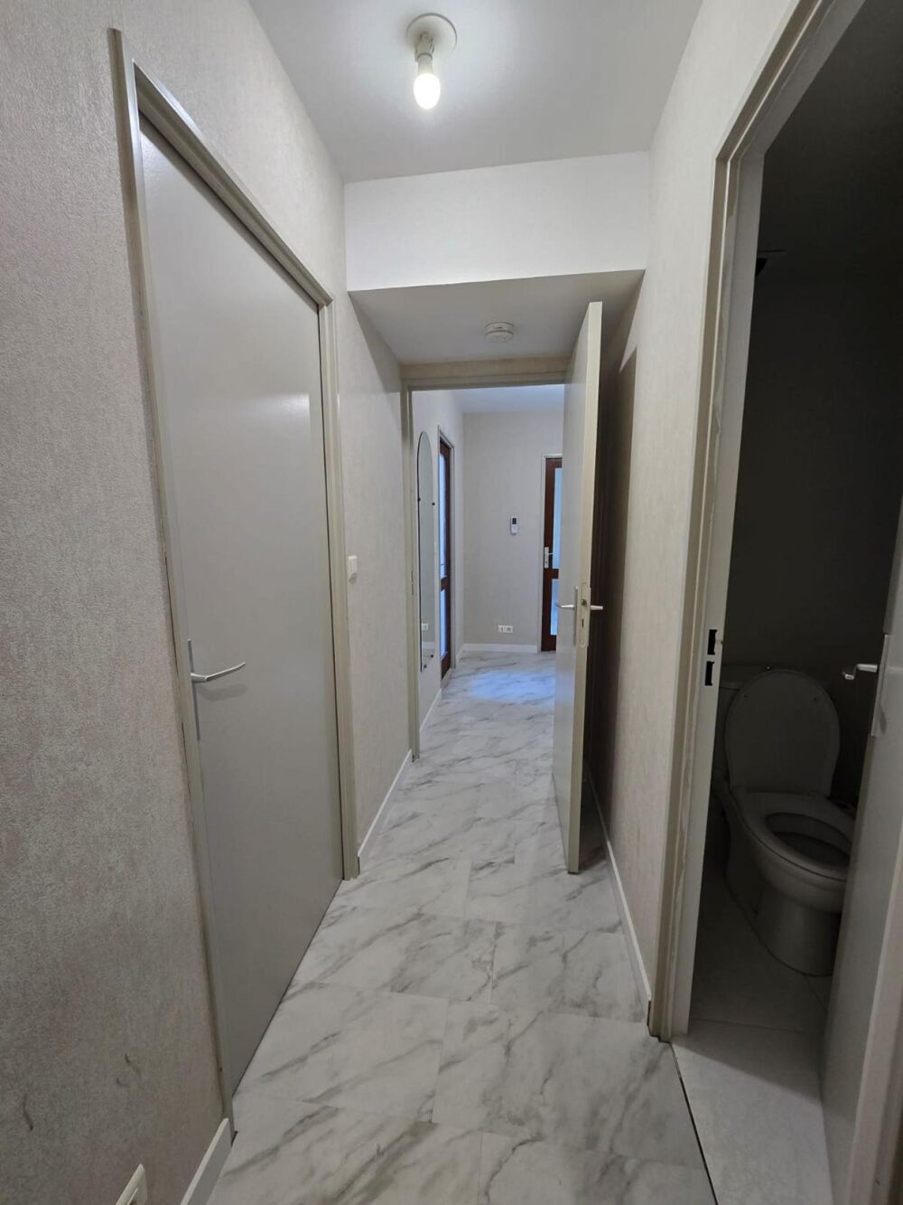 À Louer  T2 ENTIEREMENT RENOVE AVEC PARKING · QUARTIER LABUSSIERE