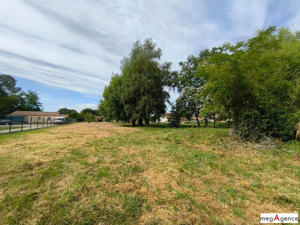 Vente Terrain Terrain constructible de 1 667 m² à Saint-Girons-d'Aiguevives Saint-girons-d'aiguevives
