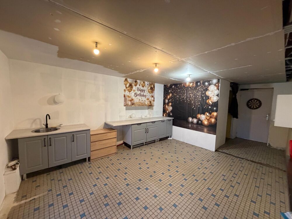 Bâtiment de 300m² environ à faire revivre
