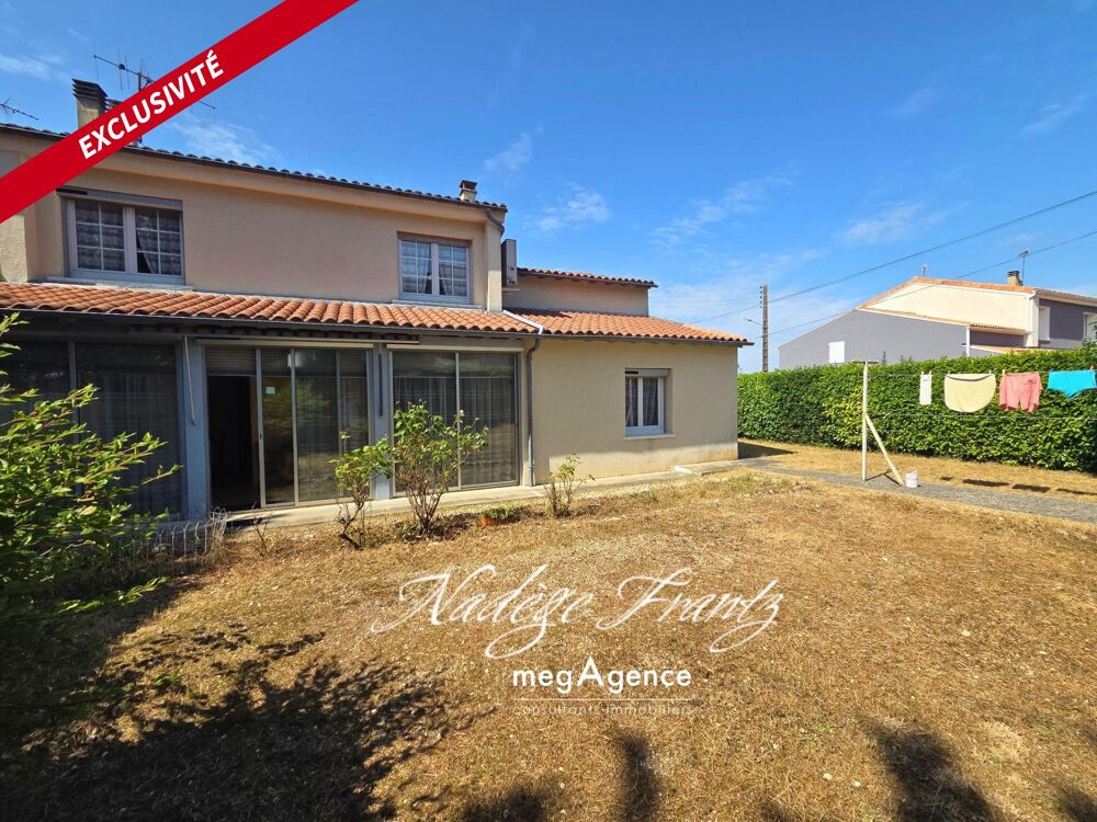 Vente Maison Maison 4 chambres avec garage et jardin à Saint-Jean-d'Angély (17400 Saint-jean-d'angely