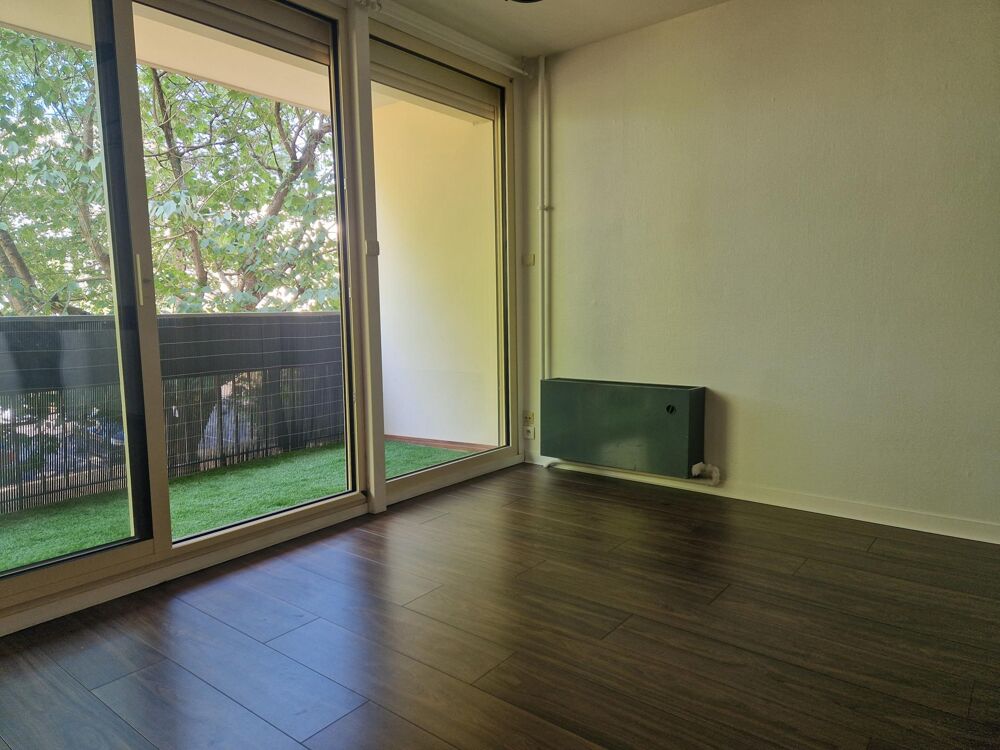 Location Appartement Emplacement privilégié. appartement rénové avec son parking privé, au pied du tramway. Angers