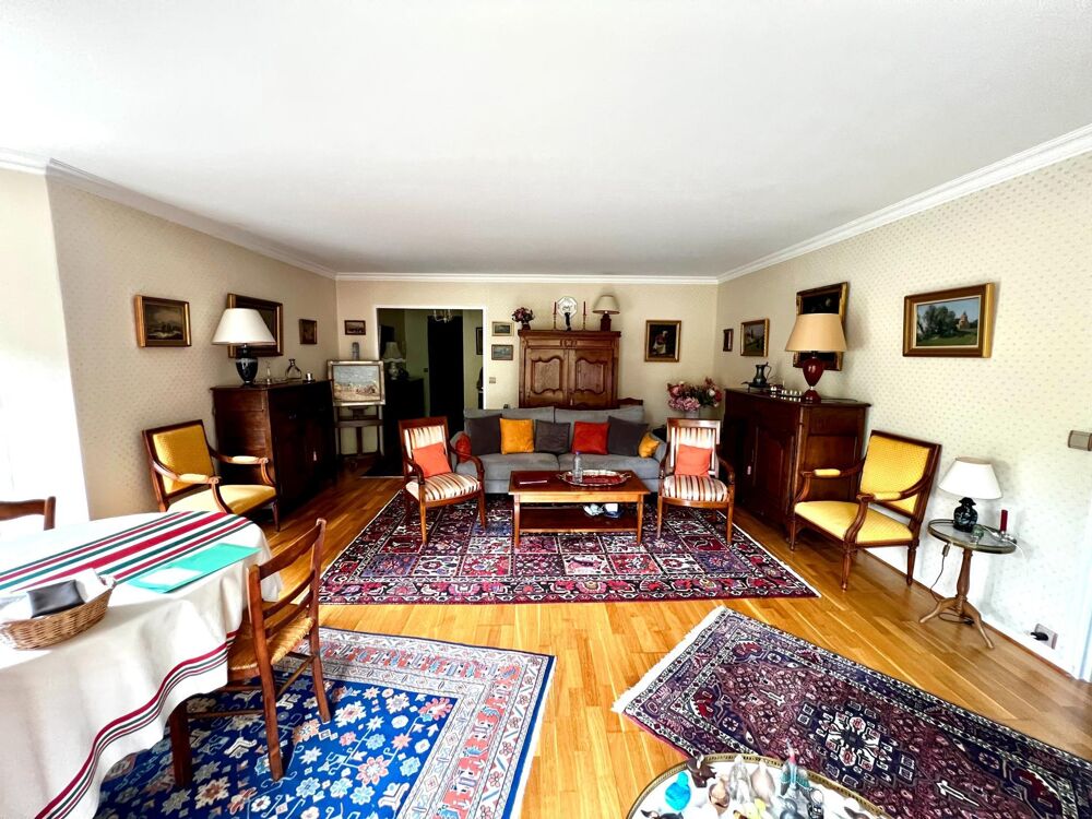 Le Chesnay  5 pièces avec 3 chambres, loggia, parking, cave