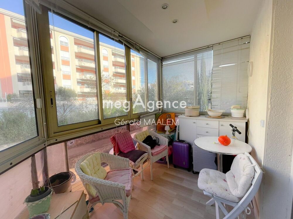 Vente Appartement Appartement 2 pièces avec parking centre ville à Saint Raphaël Saint-raphael
