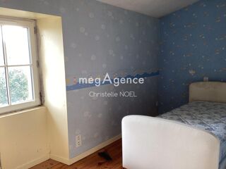Maison 9 pièces 175 m² · à Sainte-Gemme-la-Plaine · 175 m² · 180 000 €