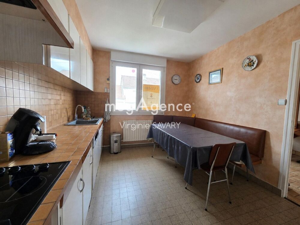 Maison avec 4 chambres et garage