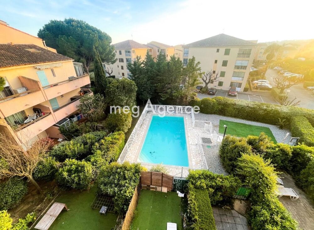 Vente Appartement SANARY-SUR-MER –STUDIO MEUBLÉ AVEC TERRASSE & PISCINE Sanary-sur-mer