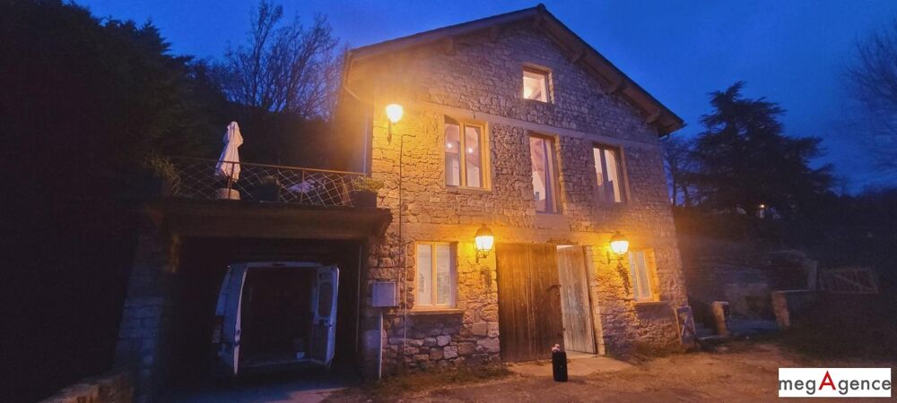 Maison en pierre + grange + 3 200 m² terrain  Cévennes