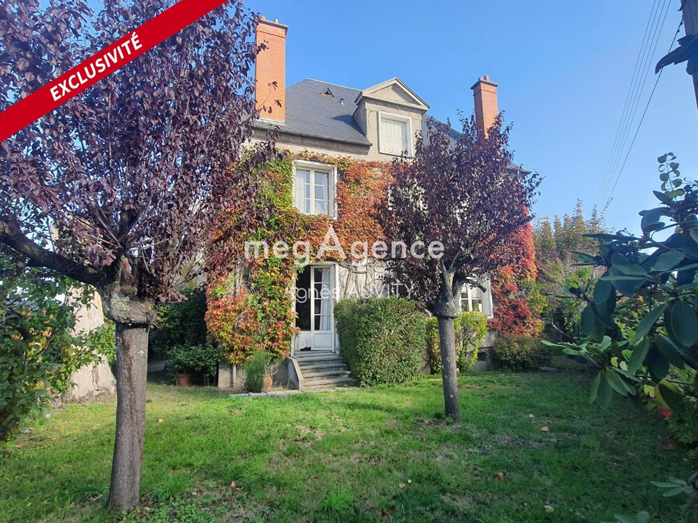 Maison de maître pour ceux qui cherchent plus qu'un bien immobilier : un véritable art de vivre.