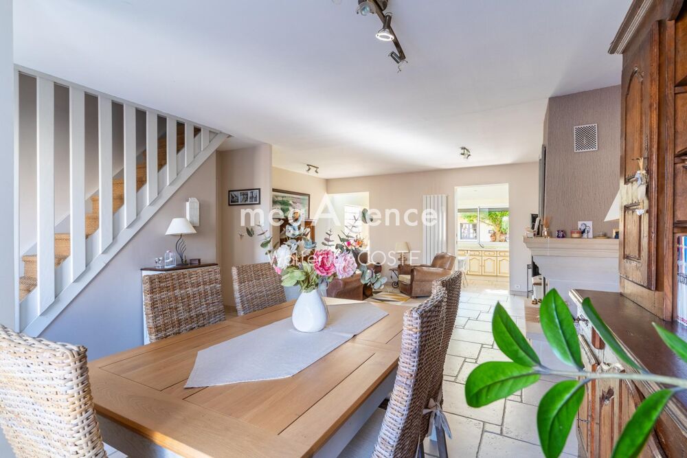 LES CLAYES SOUS BOIS AU CALME MAISON DE 135 M2 AVEC JARDIN