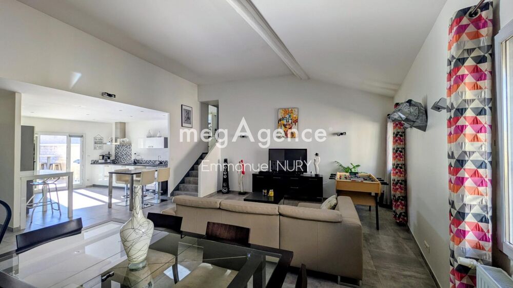 Vente Appartement Maison de village 120m² - terrasse 33m² - garage & atelier 115m² Brindas
