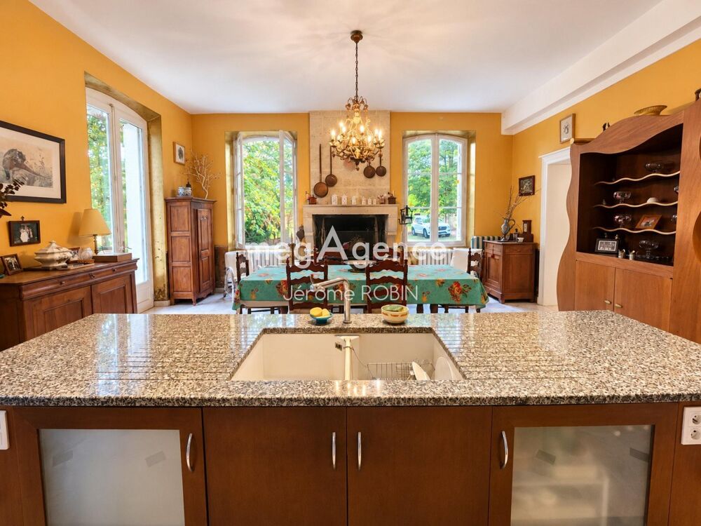 à vendre  Propriété/château Camblanes-et-Meynac (33360)
