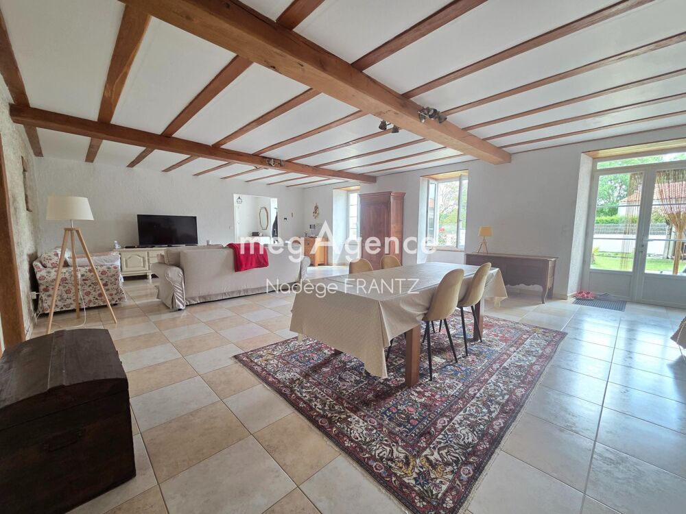 AULNAY (17470)  MAISON TYPE CHARENTAISE DE 2006  DPE B  GRAND SÉJOUR DE 60 M²  GARAGE ET ATELIER