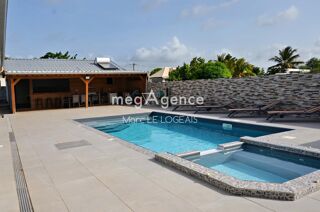 Maison 5 pièces 210 m² · à Le Moule · 210 m² · 782 000 €