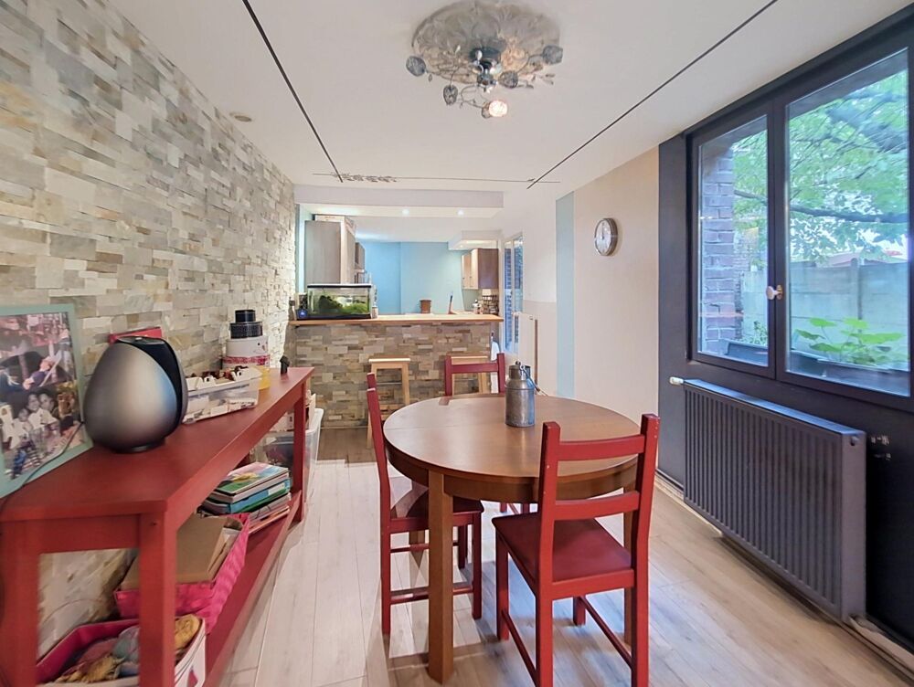 Vente Maison Maison semi-flamande rénovée - 3 CH + Bureau - Pompe à chaleur, jardin Roubaix
