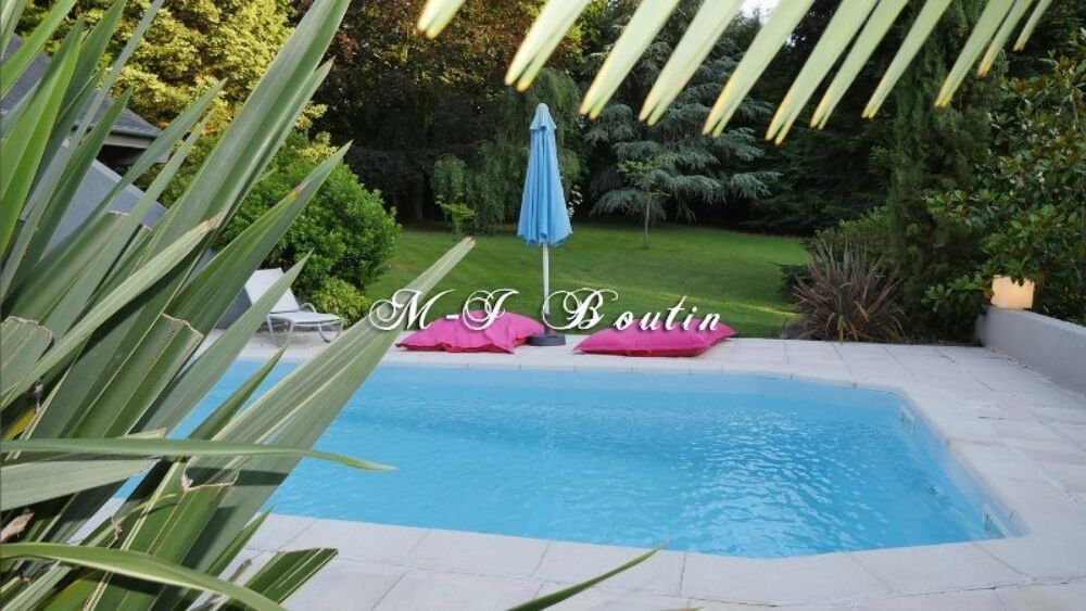 Maison 9 pièces 330 m² · à Lisieux · 330 m² · 830 000 €