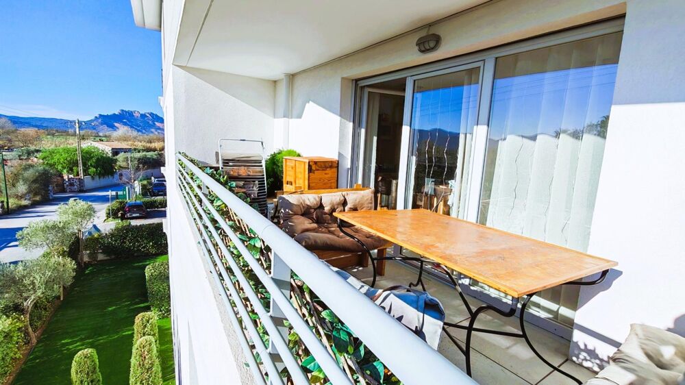 Puget-sur-Argens  T2 récent 44 m² avec terrasse plein sud et parking
