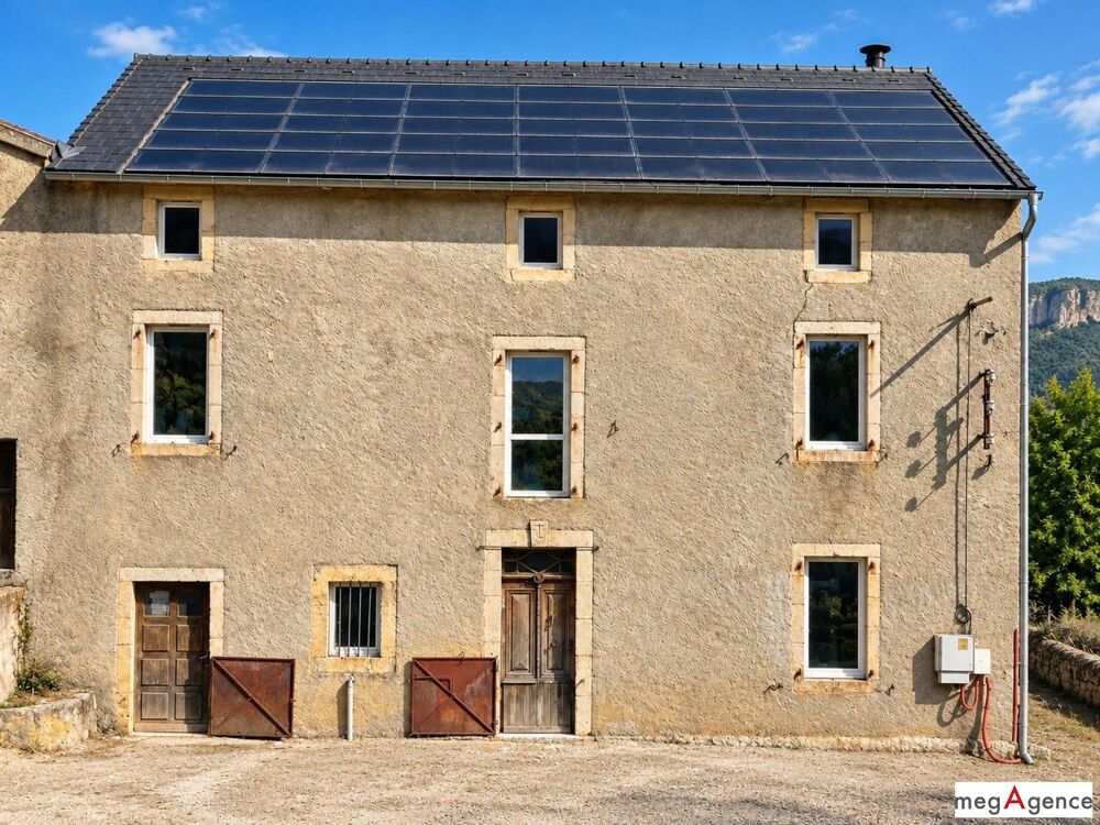 Corps de ferme 1220 m² avec photovoltaïque