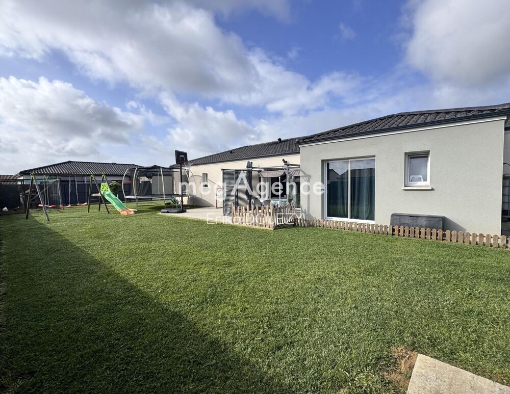 Maison contemporaine plain-pied 4 chambres double garage