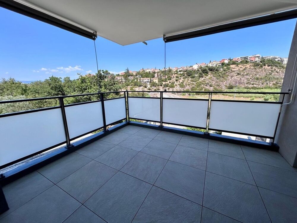A VENDRE : T2 de 56m² avec terrasse et garage - SAINT-RAPHAEL - Valescure