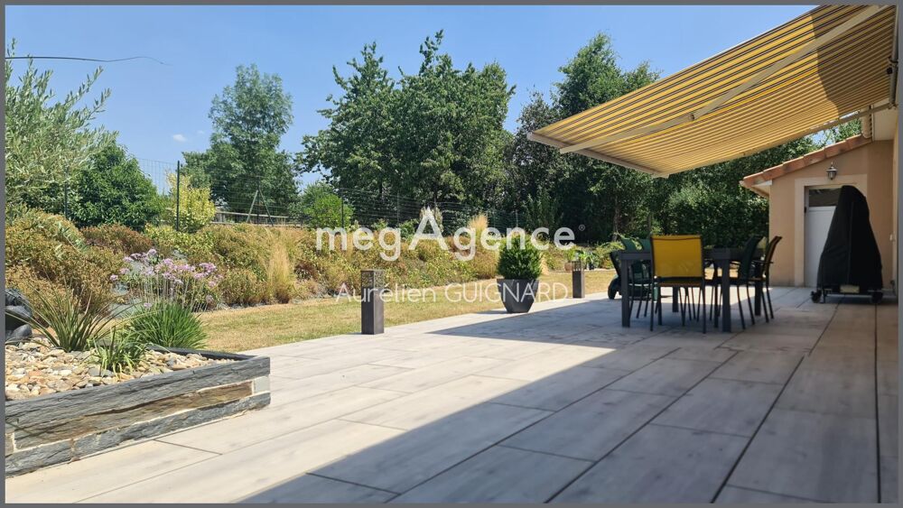 Vente Maison 6 Chambres, 1 bureau, double garage, jardin. Moncoutant-sur-sèvre