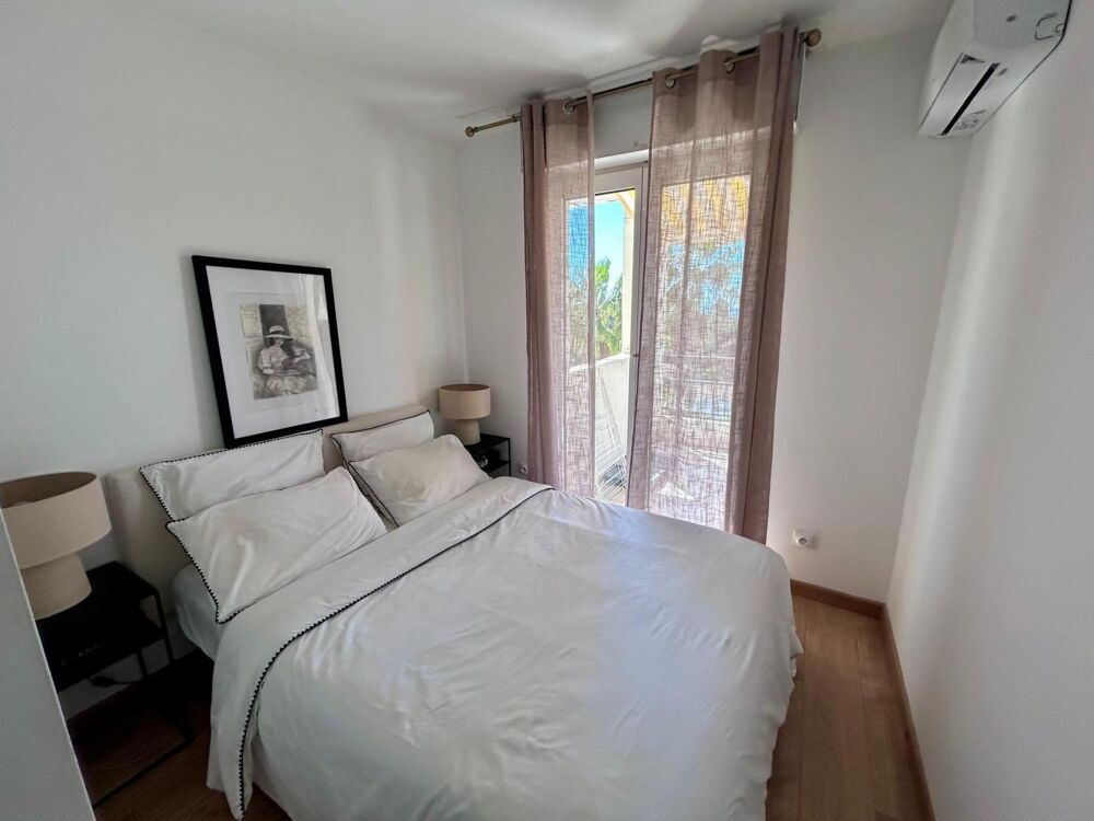 Vente Appartement A VENDRE : T2 30m² RÉNOVÉ AVEC VUE MER PANORAMIQUE ET PISCINE – SAINT-RAPHAËL Saint-raphael