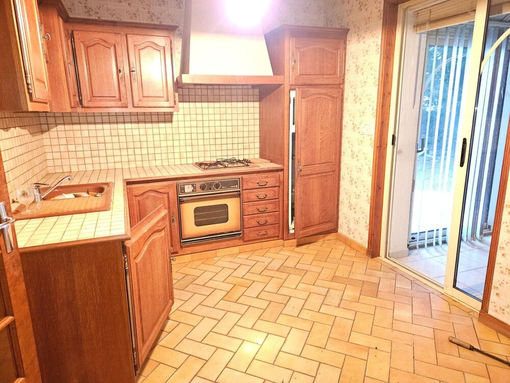Une maison fonctionnelle, baignée de lumière, pensée pour le quotidien.