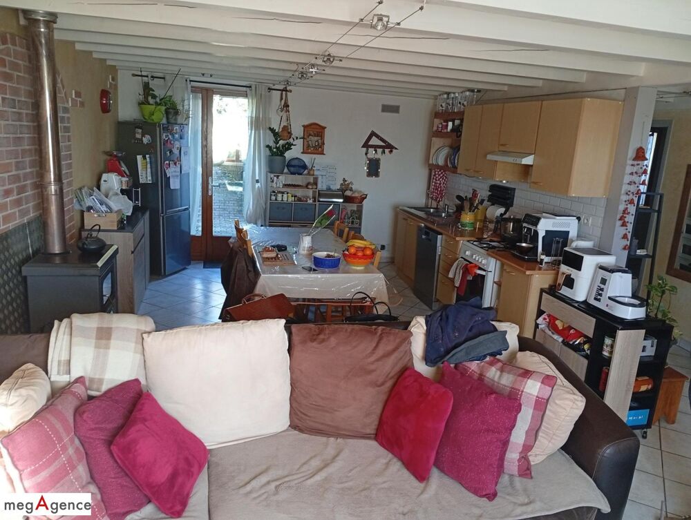 Maison 4 chambres garage chalet sur 2000 m² de terrain.