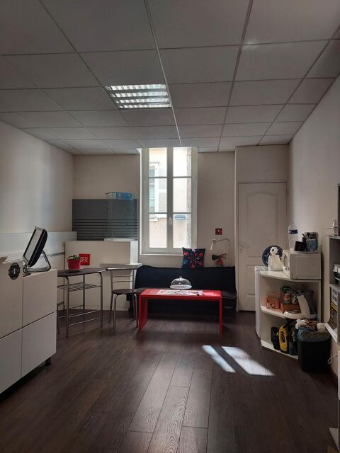   À VENDRE – DROIT AU BAIL  Local commercial idéalement situé hyper centre-ville 
