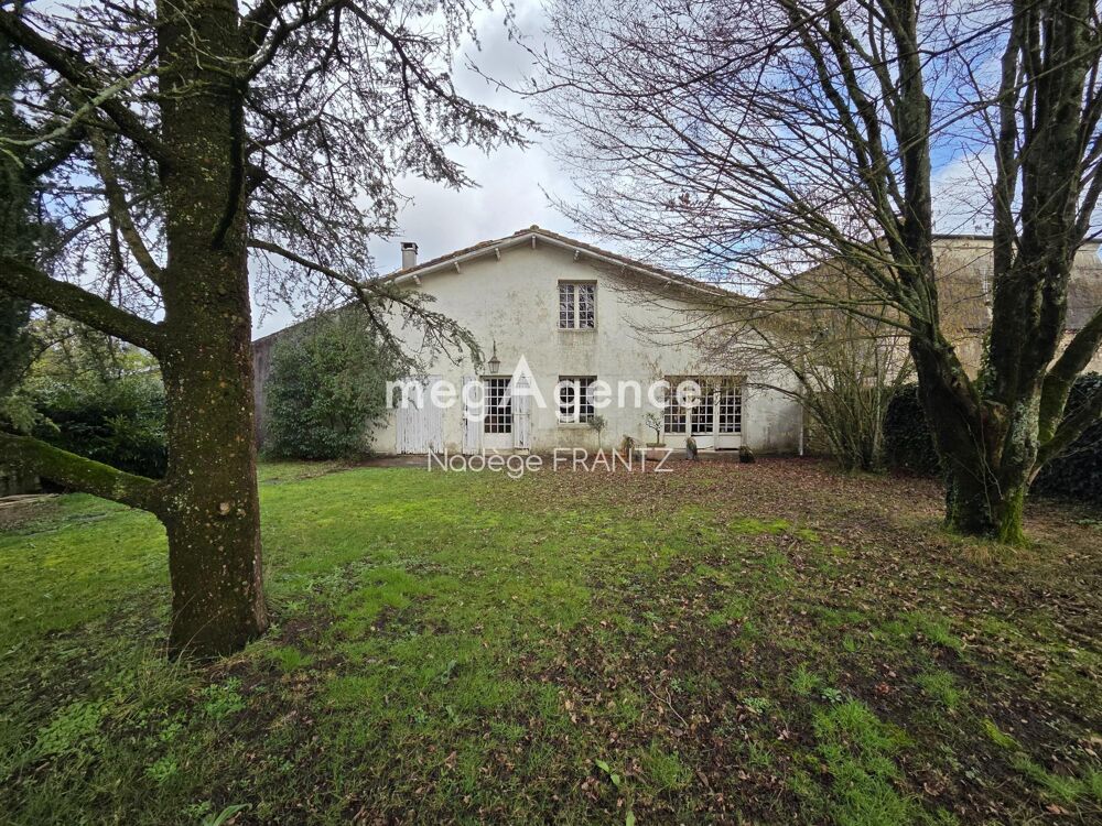 Vente Maison ESSOUVERT (17400) – PROPRIÉTÉ DE CARACTÈRE AVEC DEUX MAISONS INDÉPENDANTES, DÉPENDANCES ET TERRAIN DE 5 000 M² Essouvert