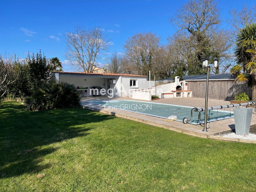 Maison 4 pièces avec piscine et dépendances !