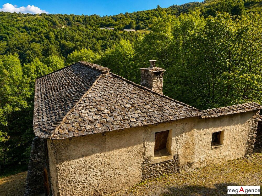 Mas cévenol + 2 clèdes restaurées sur 1,87 ha  potentiel gîtes