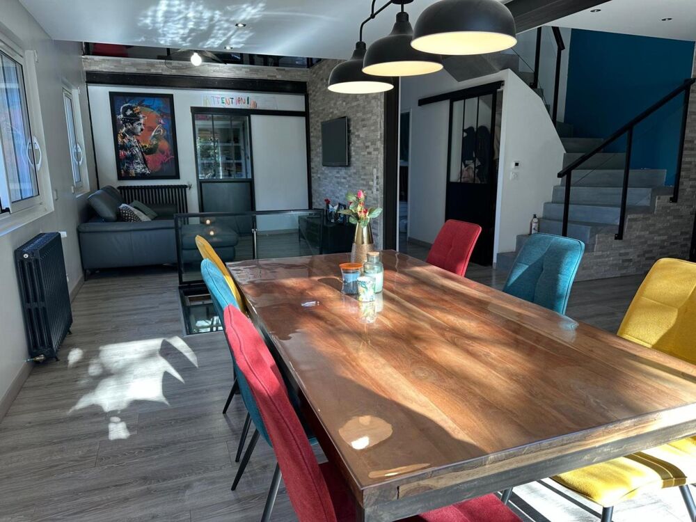 Idéalement placé , Pibrac , villa T5 traditionnelle de 144m2 avec garage sur une parcelle de 1009m2