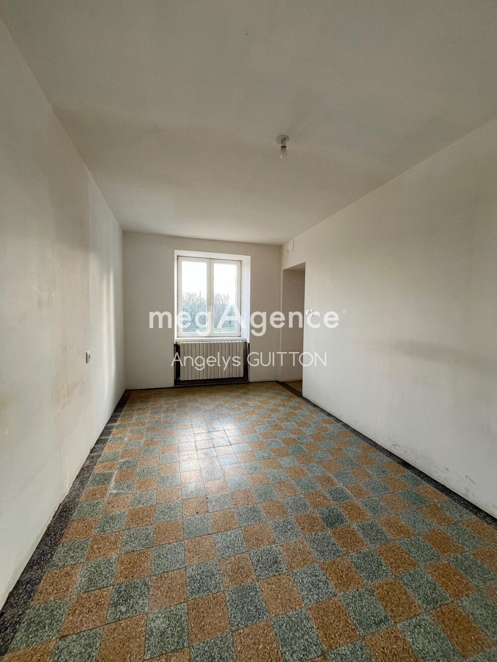 Fermette avec grand terrain 3800m²