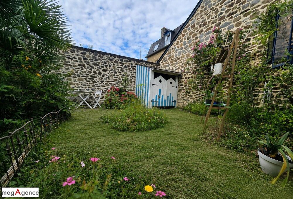 Très belle maison de ville en pierre 4 chambres avec jardin et garage