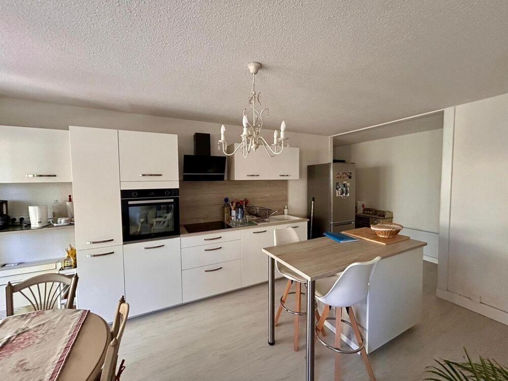 Vente Appartement À VENDRE – APPARTEMENT 4 PIÈCES 77m2 RÉNOVÉ À FRÉJUS Frejus