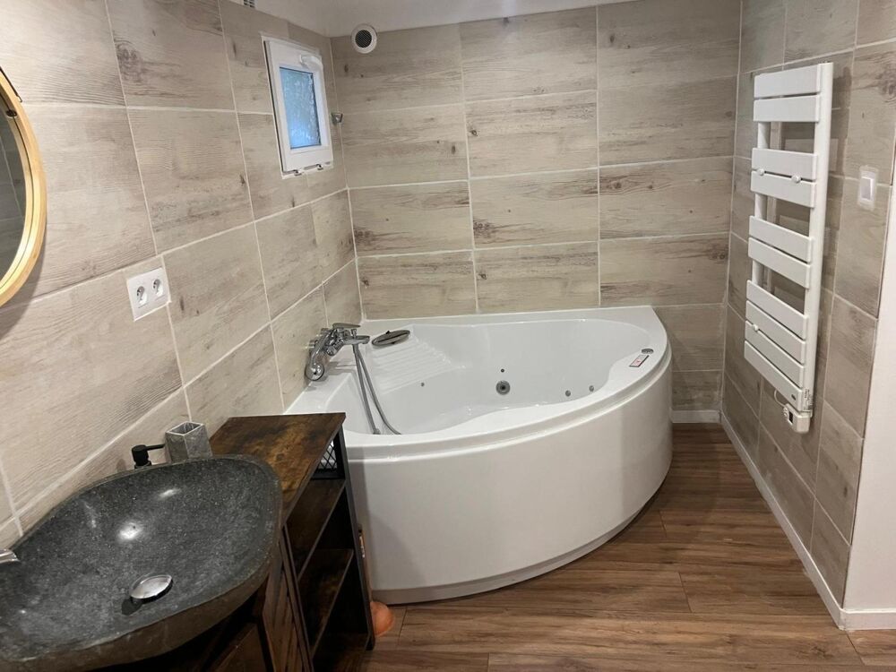 Vente Maison Maison de village T3 en pierres vue montagne en plein centre de Villebois 01150 Villebois