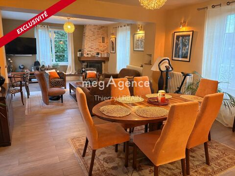   maison avec parc arbor� � proximit� imm�diate d'Amplepuis Maison - 5 pi�ce(s) - 200 m�