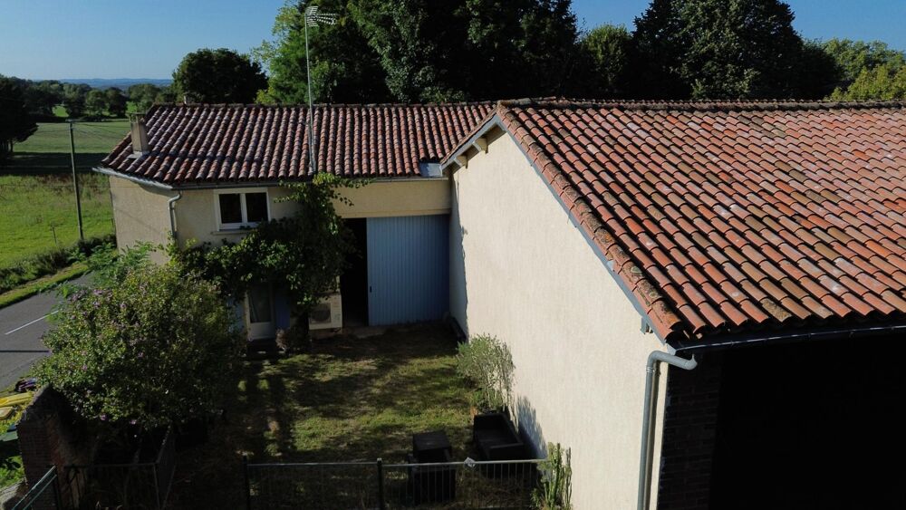 Vente Maison très bel ensemble immobilier de 3 habitations sur 3.38 hectares Aiguefonde