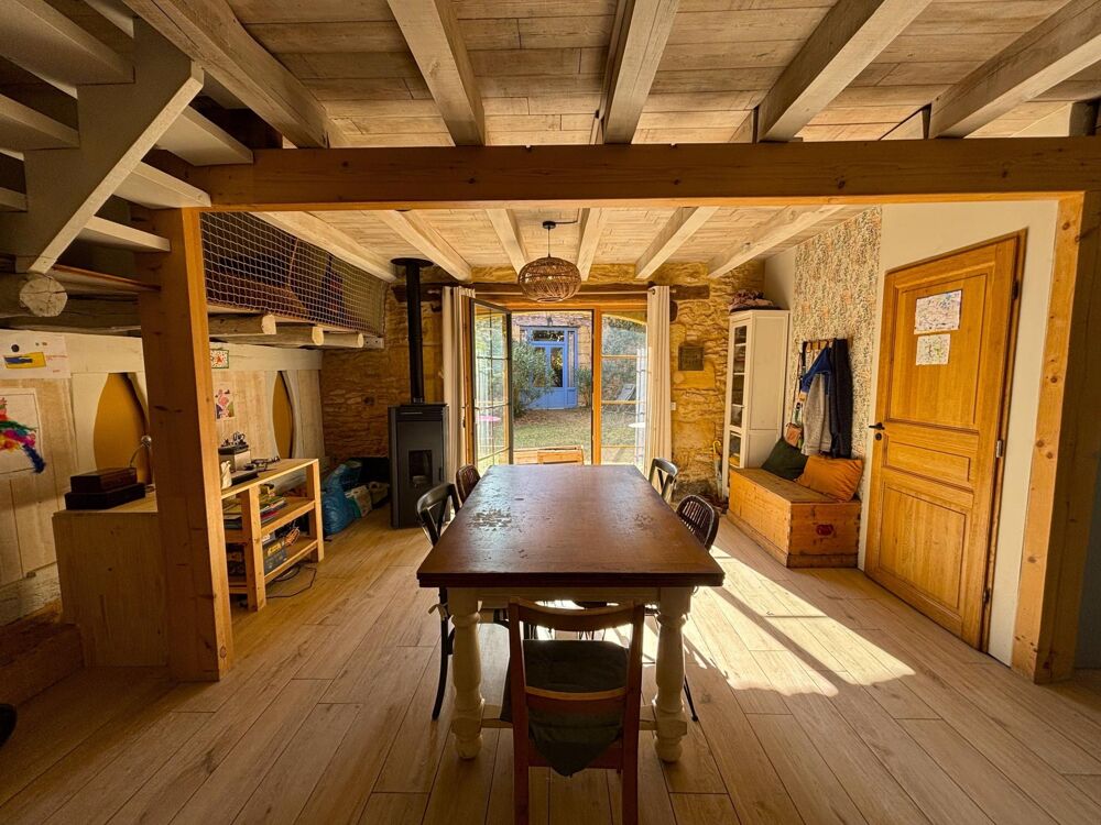 Vente Maison Propriété en pierre rénovée avec maison, 3 gîtes, bassin de détente et fort potentiel locatif – Périgord Noir Saint-cyprien