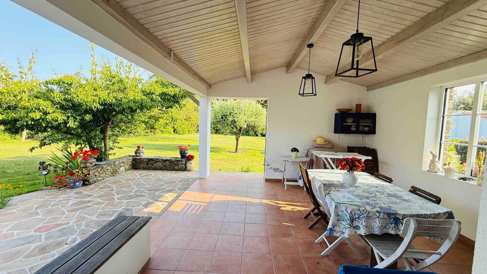 Vente Maison Saint Sauveur, au calme spacieuse maison sur une belle parcelle arborée. L' ile-d'yeu