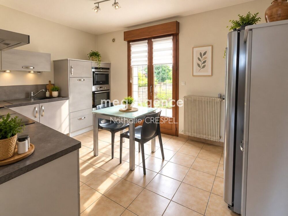 Maison dhabitation 8p  5ch-148m2- Ambrieres les Vallées  Aucun travaux