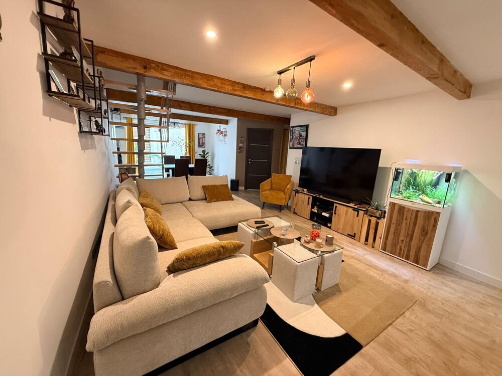 Maison de ville rénovée, 3 chambres, grand garage