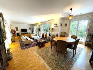  Maison à vendre 10 pièces 260 m²
