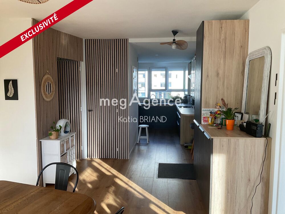 Vente Appartement Appartement rénové, quatre pièces Laval