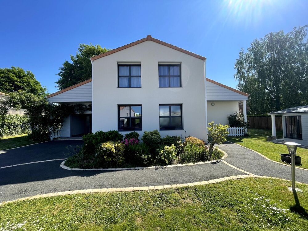 Maison avec piscine 8 pièces 146 m² La Séguinière
